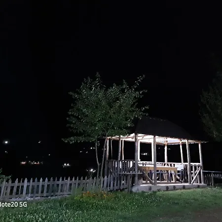 ゲストハウス Mountain Vista Shkafi *