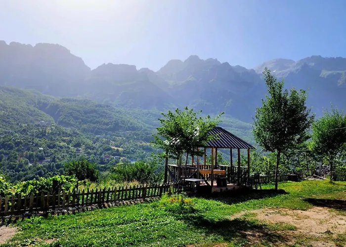Mountain Vista Shkafi Gasthuis Theth