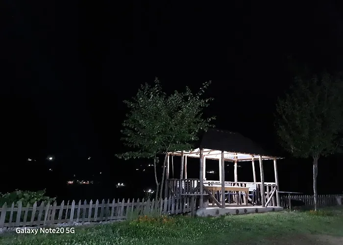 ゲストハウス Mountain Vista Shkafi *